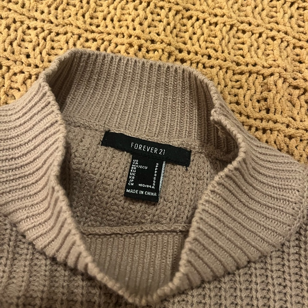Sweater - Picture 4 of 4